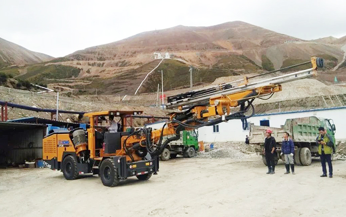 4dedb970b1924b77b7fdf7df44327895