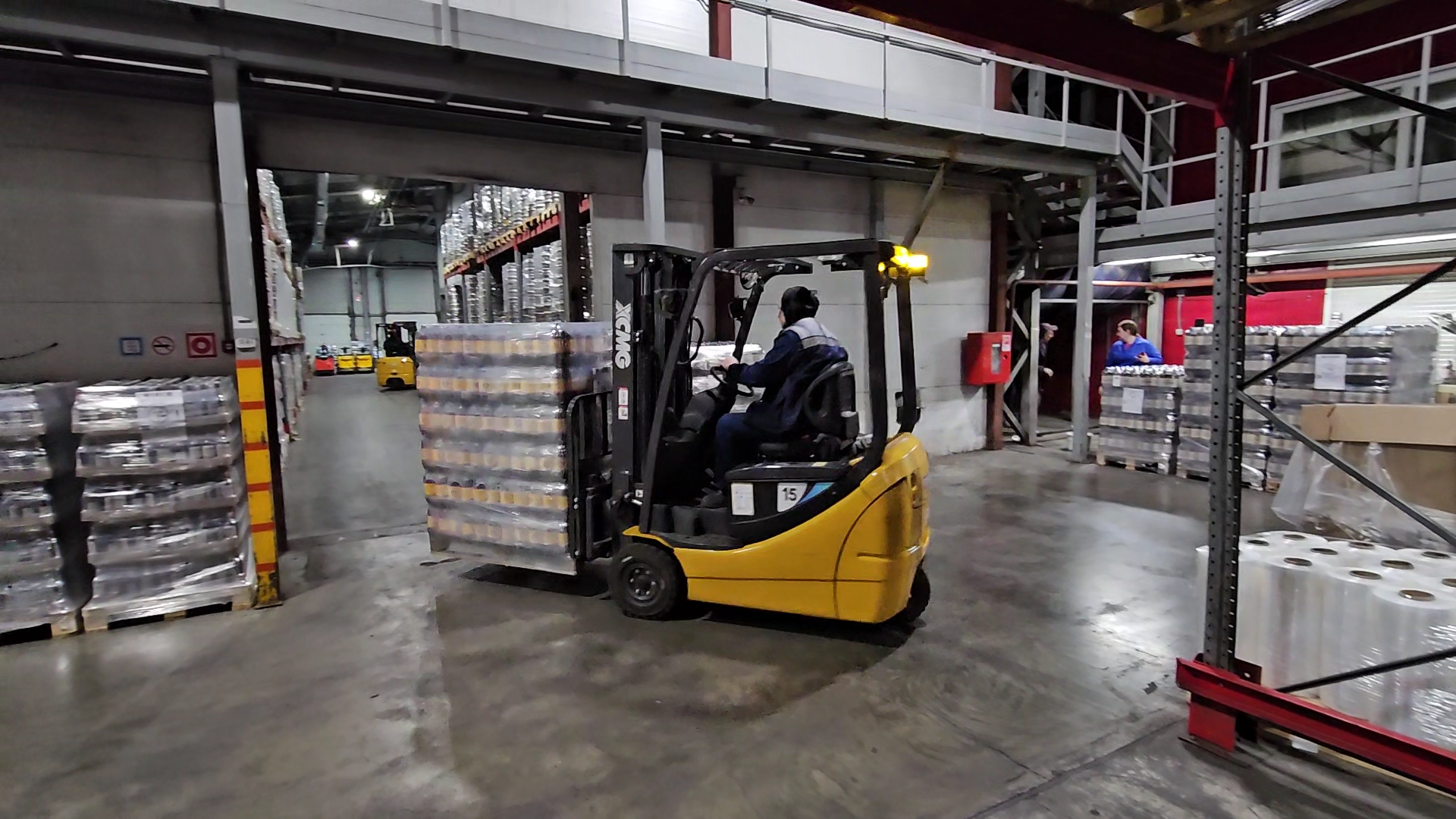 狭幼空间搬运利器！k豆钱包三支点平衡沉叉车