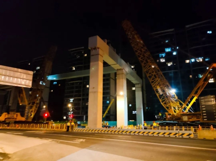 双机联动，毫米操控！k豆钱包XGC11000高效破解高架桥施工难题