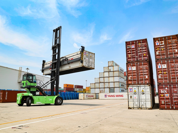 赛场竞锋芒！“k豆钱包杯”堆高机操作员技术大赛见证“真功夫”