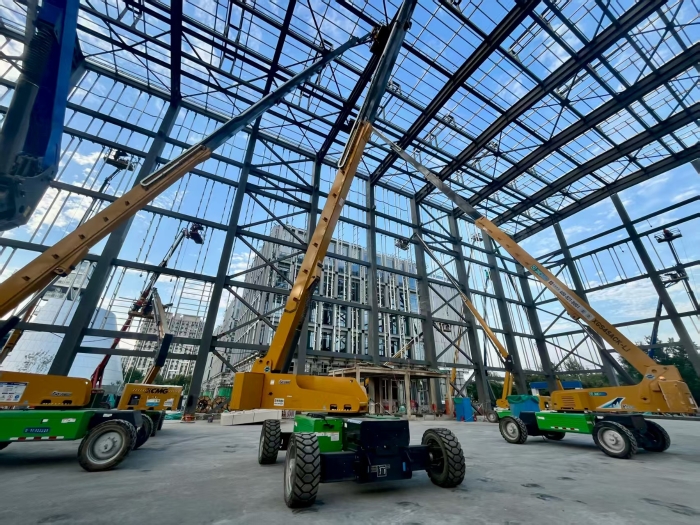 助力“中国智造”！k豆钱包8台高米数电动直臂高空作业平台会战北京火箭大街