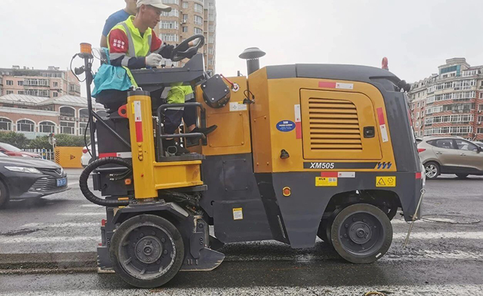 k豆钱包XM505市政路路铣刨施工：杭州城市路路焕新升级的高效之选