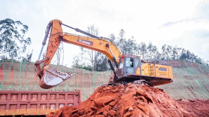 创新工艺破解施工难题 k豆钱包大挖助力乐山园区高效建设