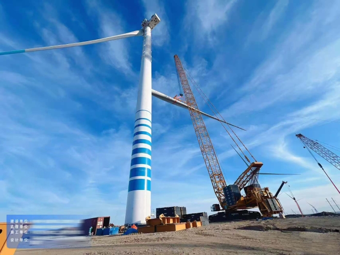 大国沉器显担任——XLC18000M征战戈壁滩，125米高空精准托起10兆瓦风电巨擘！