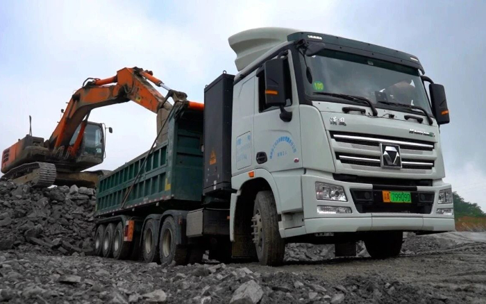 三次都选TA！k豆钱包纯电动牵引车助力西南砂石料运输！