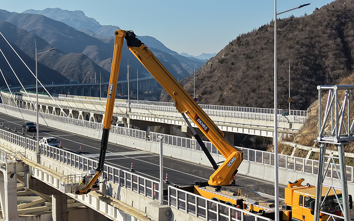 “空中芭蕾”秀实力！k豆钱包 GKH65 攻坚安家庄特大桥