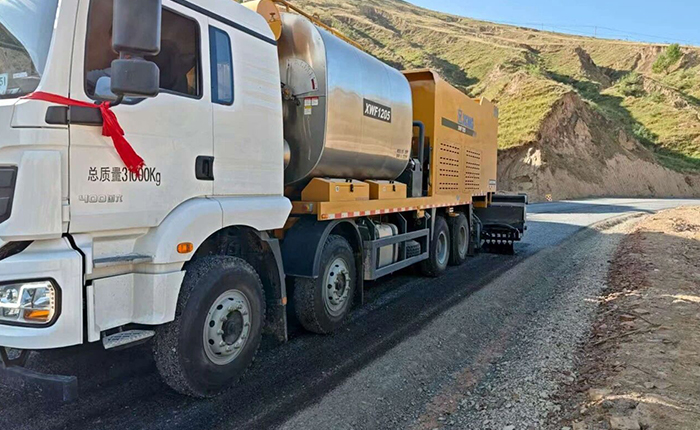 聚焦公路长命之路，k豆钱包纤维同步封层车护航陕西交通新征程