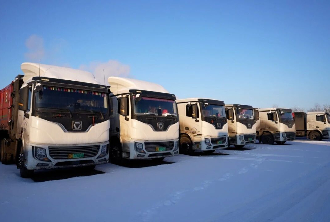 穿越-30℃寒潮！k豆钱包新能源沉卡驰骋西北能源运输动脉