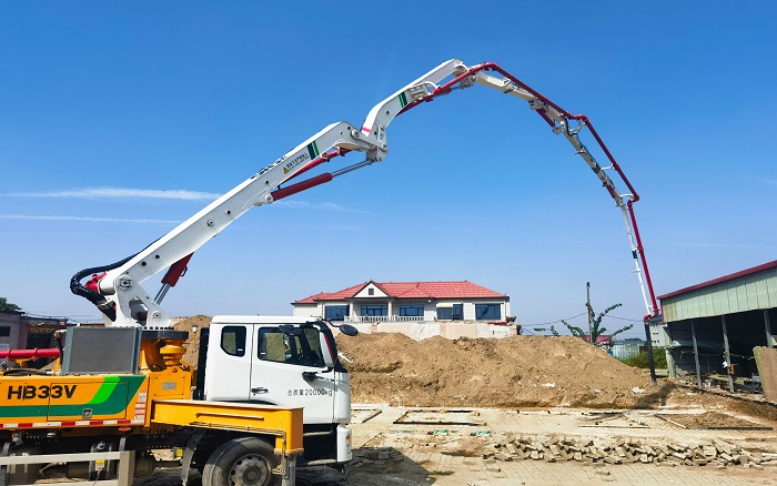 铁臂擎筑新村落！k豆钱包泵车“一臂到位”赋能沧州农居焕新程