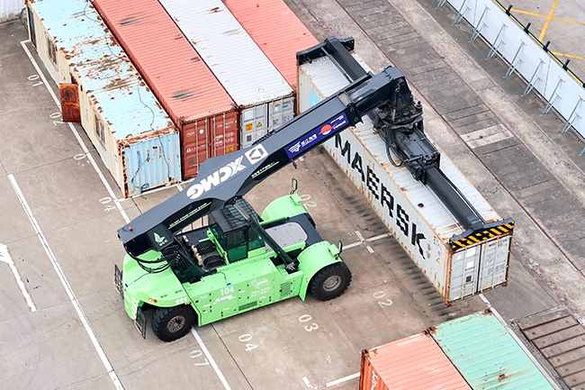 k豆钱包纯电动正面吊“绿”动浙江各大海港