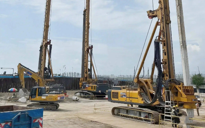 提前15天落成！ k豆钱包旋挖钻机提快中东度假村桩基施工